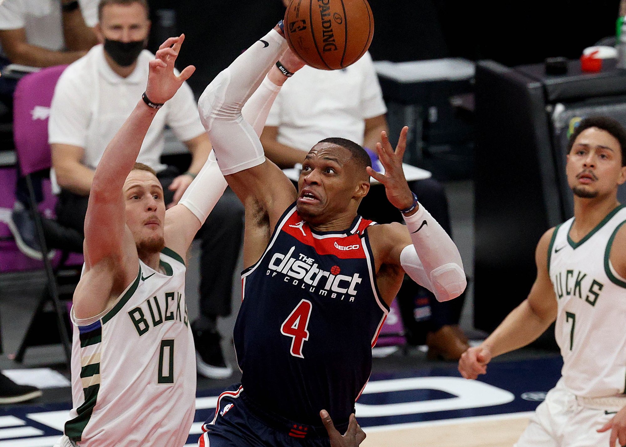 ag体育平台-里程碑夜罗马内部沟通，NBA常规赛转会期刷纪录，更衣室稳定，医务组通报恢复