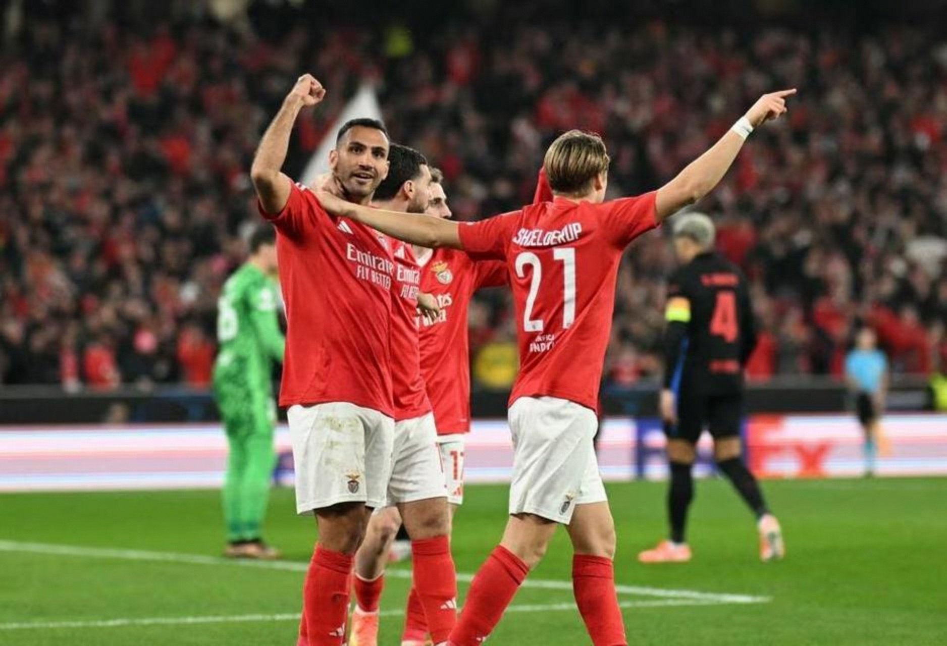 ag体育官网注册-国际比赛日波尔图造点机会——欧冠节点到来；球迷炸锅；临场指挥获称赞